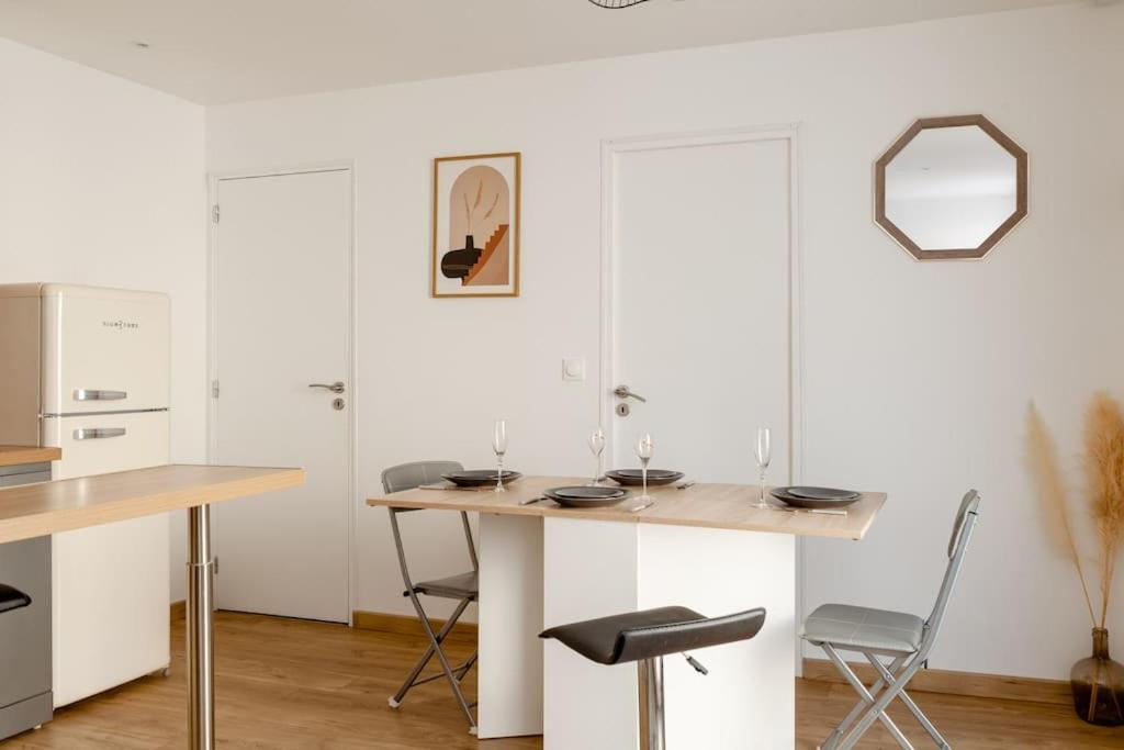 Maison Tourangelle Chic & Cosy Avec Cour Тур Экстерьер фото