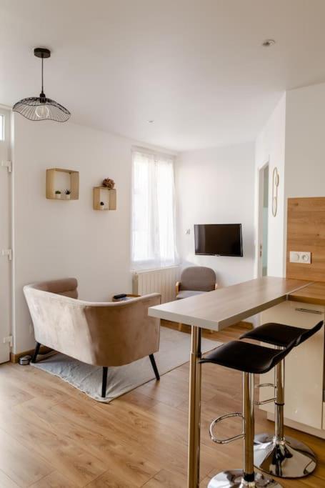 Maison Tourangelle Chic & Cosy Avec Cour Тур Экстерьер фото
